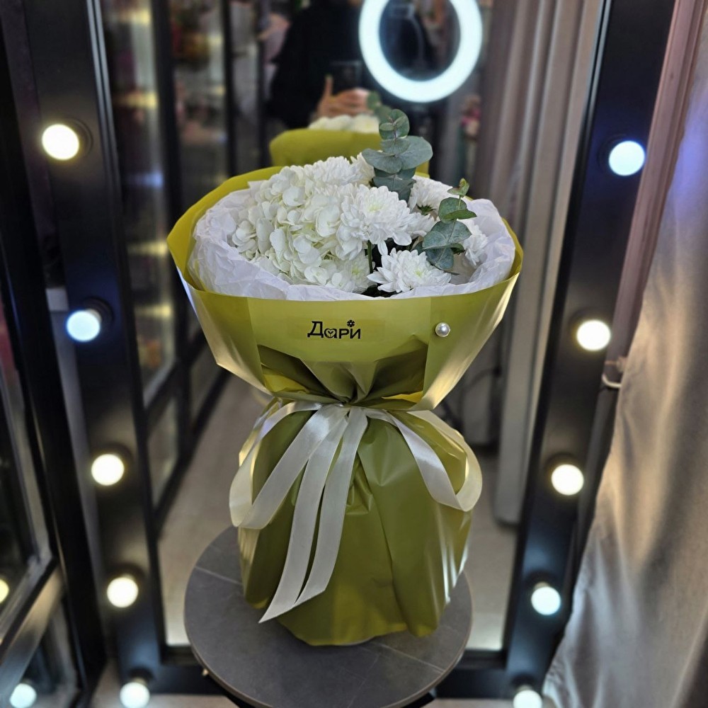 №123 Гортензия с хризантемой в авторской упаковке