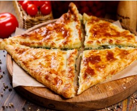 Хачапури со шпинатом и сыром