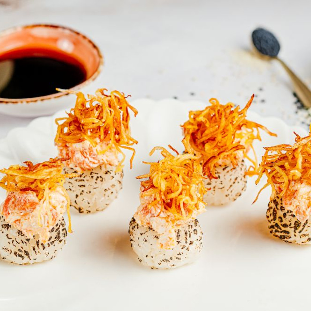 Суши спайси лосось