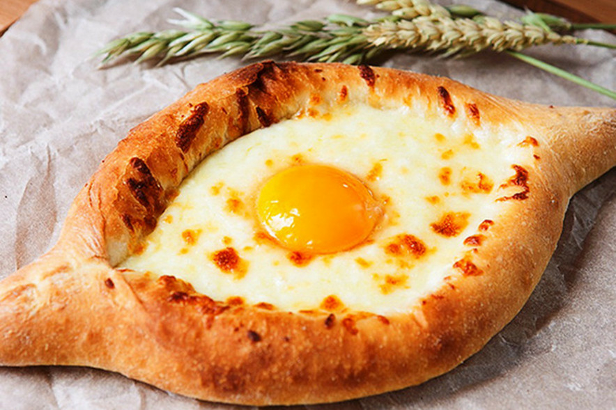Хачапури по-аджарски
