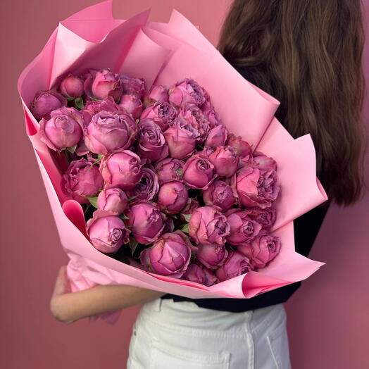 Потрясающий букет из кустовых пион роз Мисти баблс