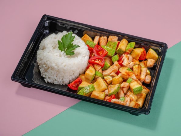 Рис с кабачковым рагу и куриным филе