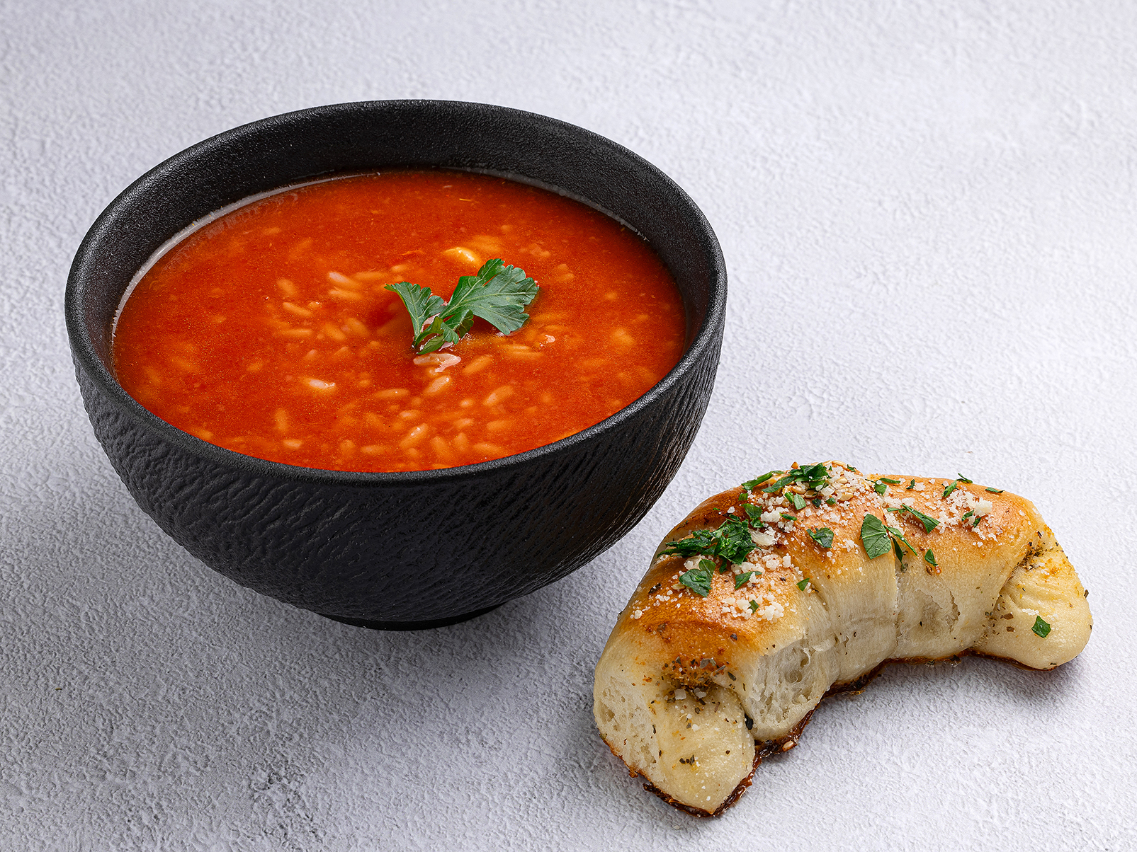 Андалузия с чесночной булочкой