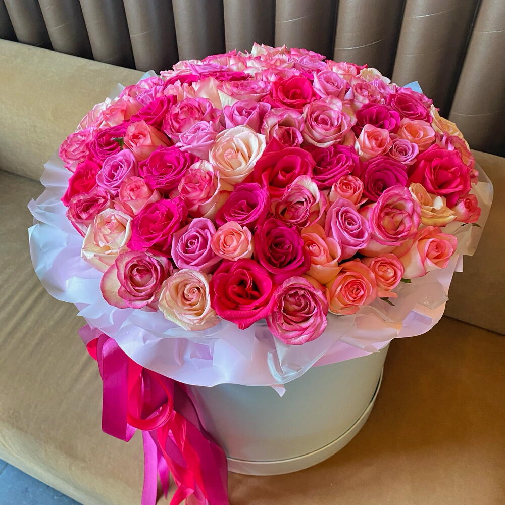 75 роз в коробке микс