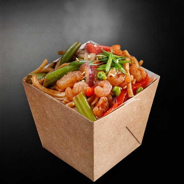 Wok с креветками и овощами