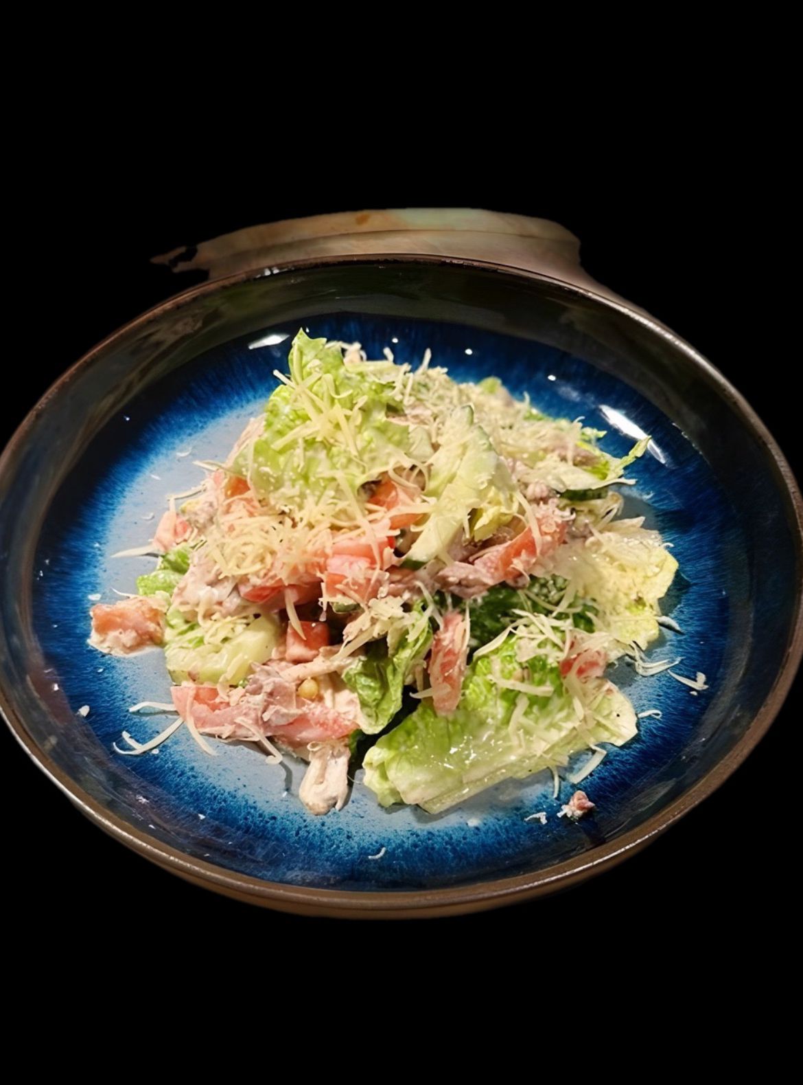 Салат микс с языком и ореховым соусом
