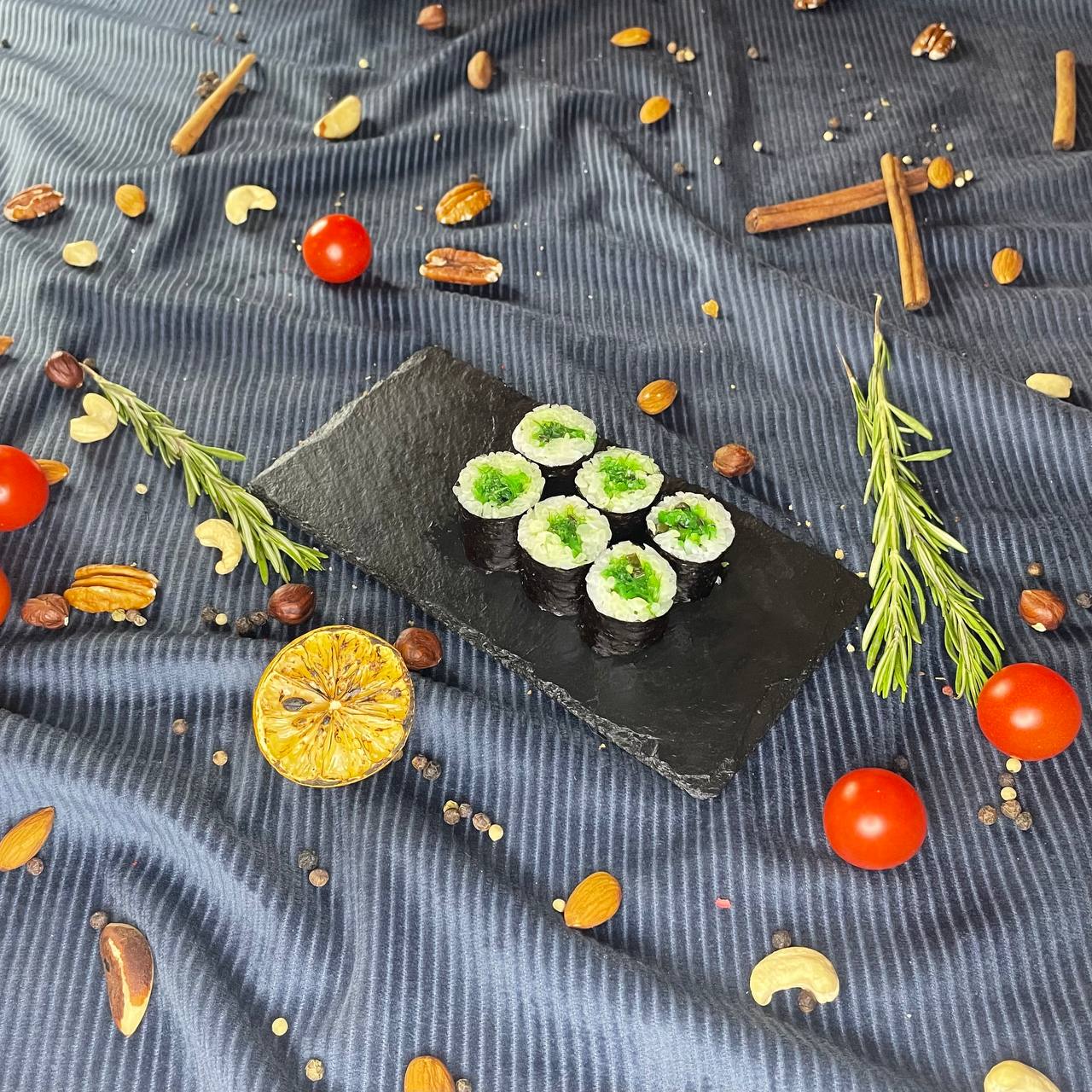 Ролл с чукой