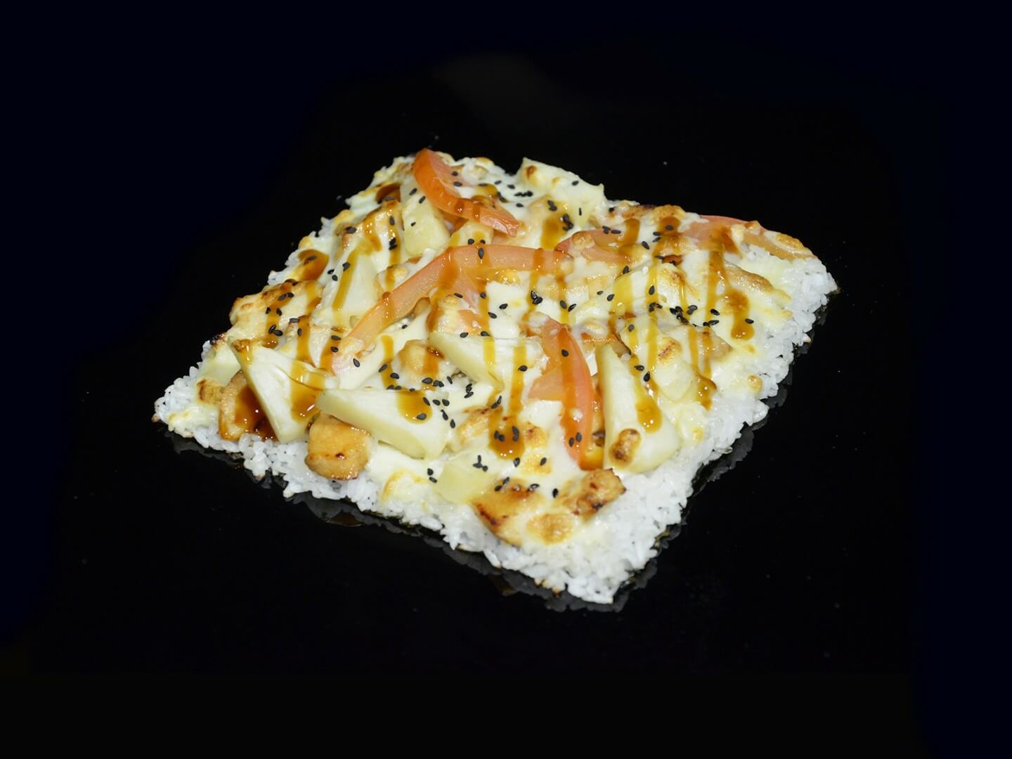 Японская пицца с курицей терияки