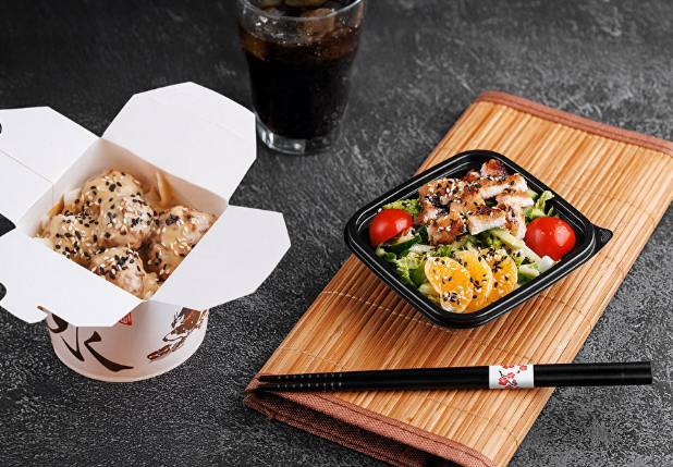 Шанхайский салат, тефтели в сырно-сливочном соусе, «Любимый» кола