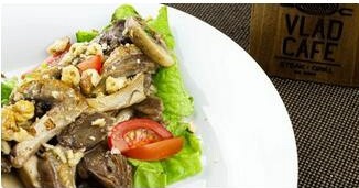 Теплый салат с языком