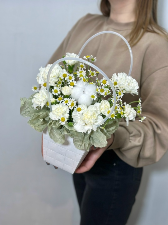 Сумочка с ромашками и гвоздиками