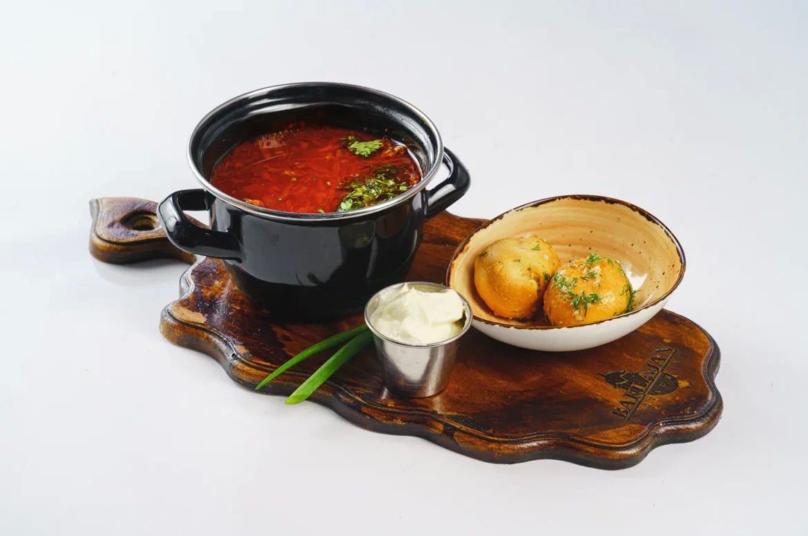 Борщ с пампушками