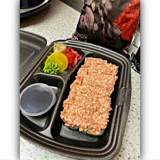 Теплый ролл с креветкой