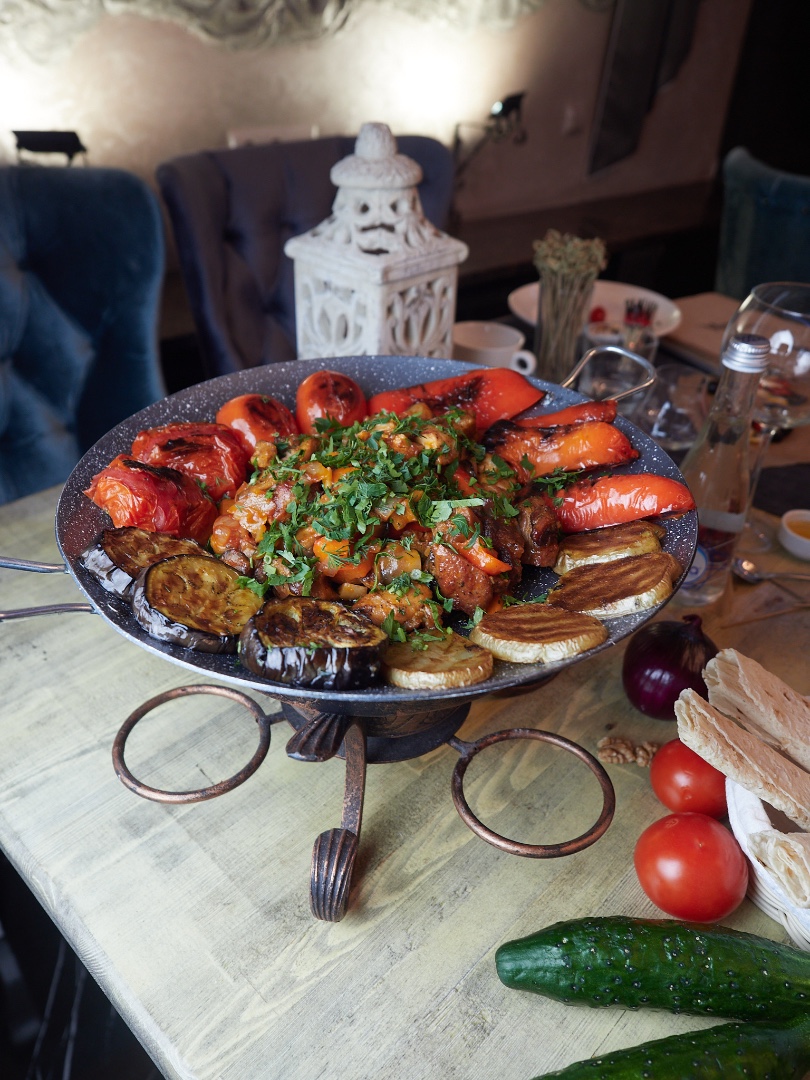 Садж из свинины на 2 персоны