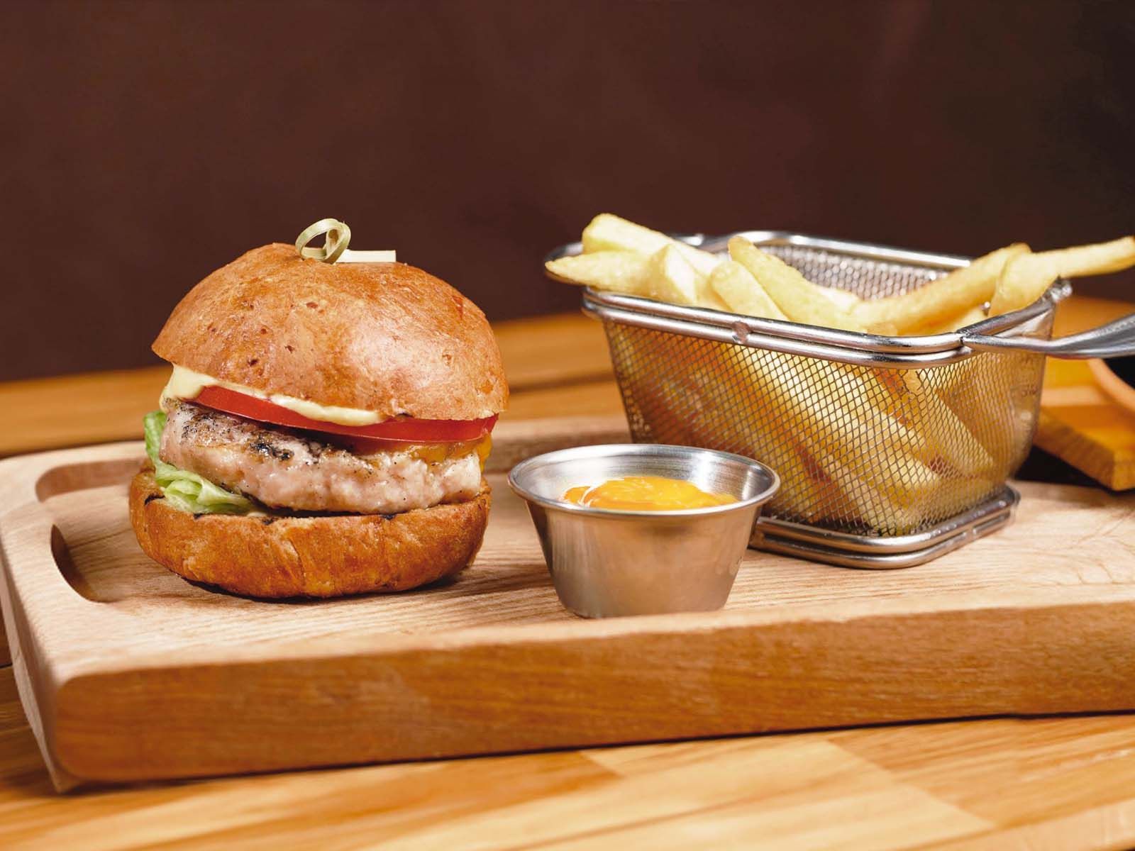 Чизбургер с котлетой из курицы