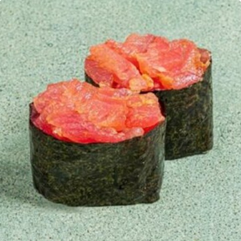 Гункан тунец спайси