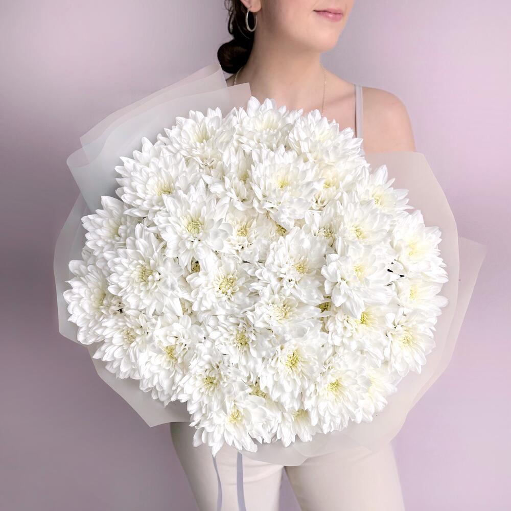Воздушный букет белая кустовая хризантема