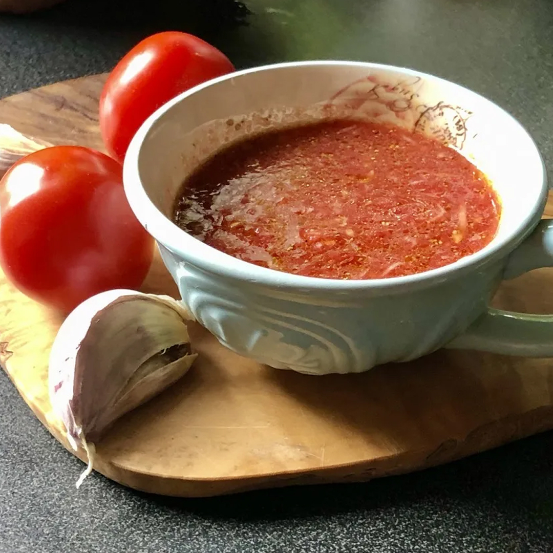 Томат с чесноком
