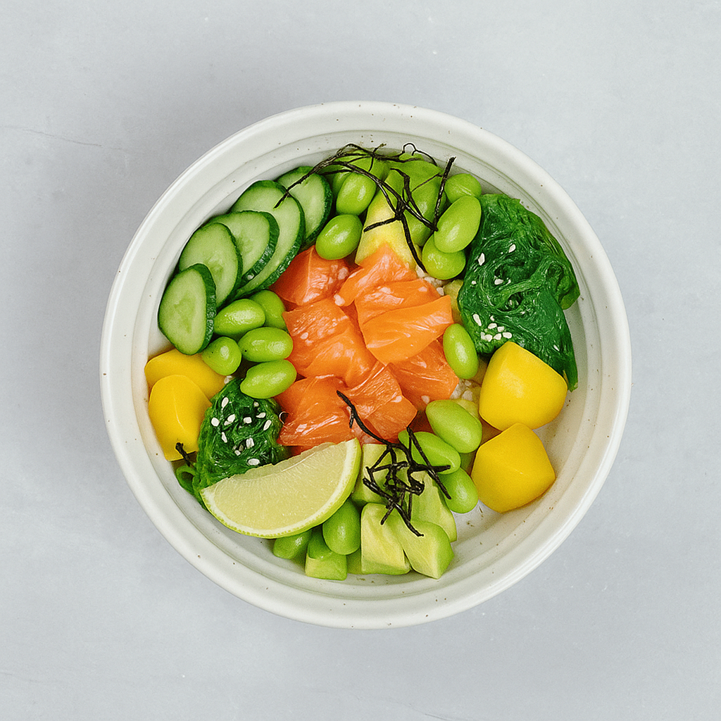 Поке с лососем с соусом на выбор