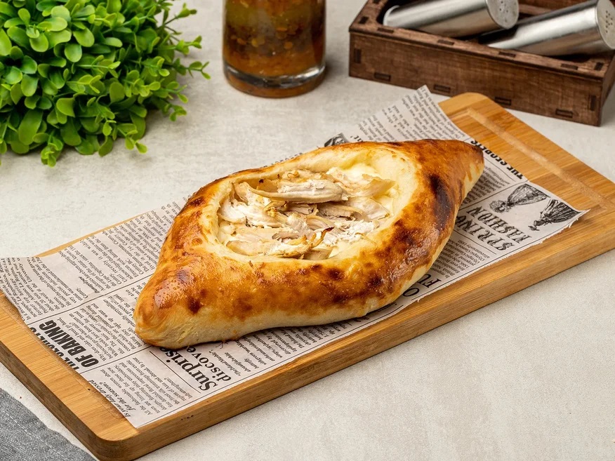 Хачапури по-аджарски с куриным шашлыком