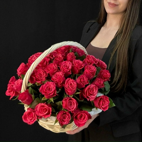 Корзина 51 розовая роза Кения