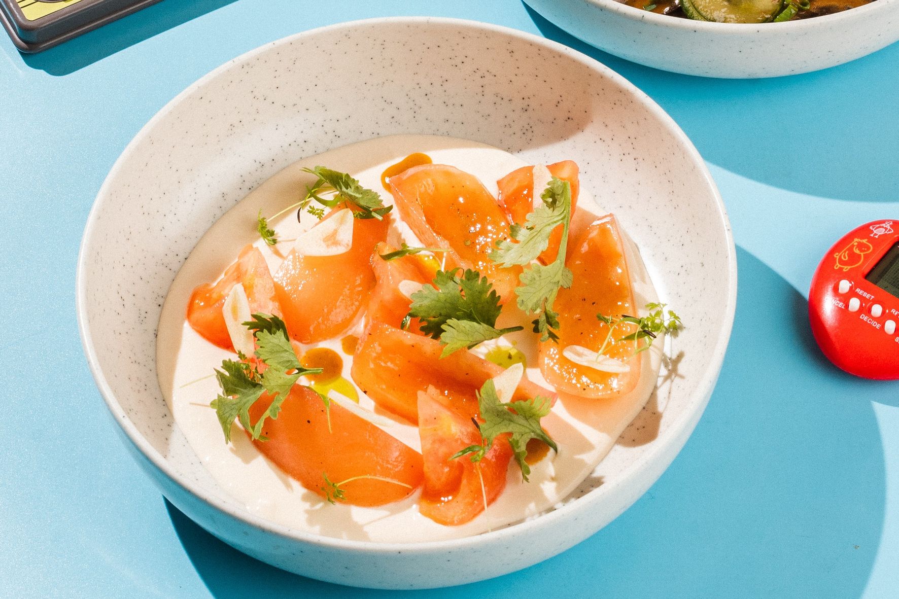 Маринованные помидоры, с сырным муссом и чеснаком