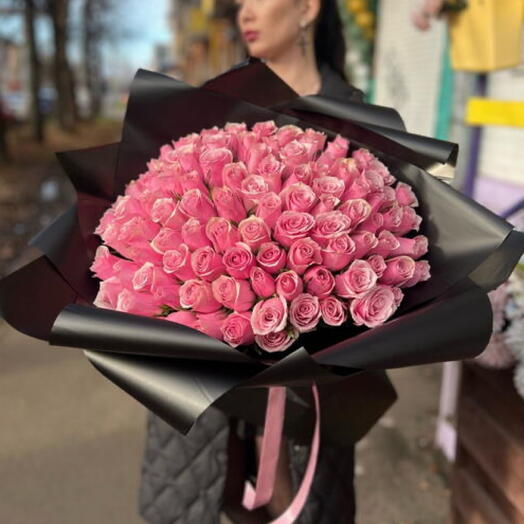 101 Роза розовая стильный букет