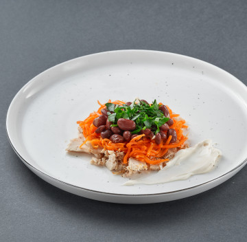 Салат с фасолью и курицей 1кг