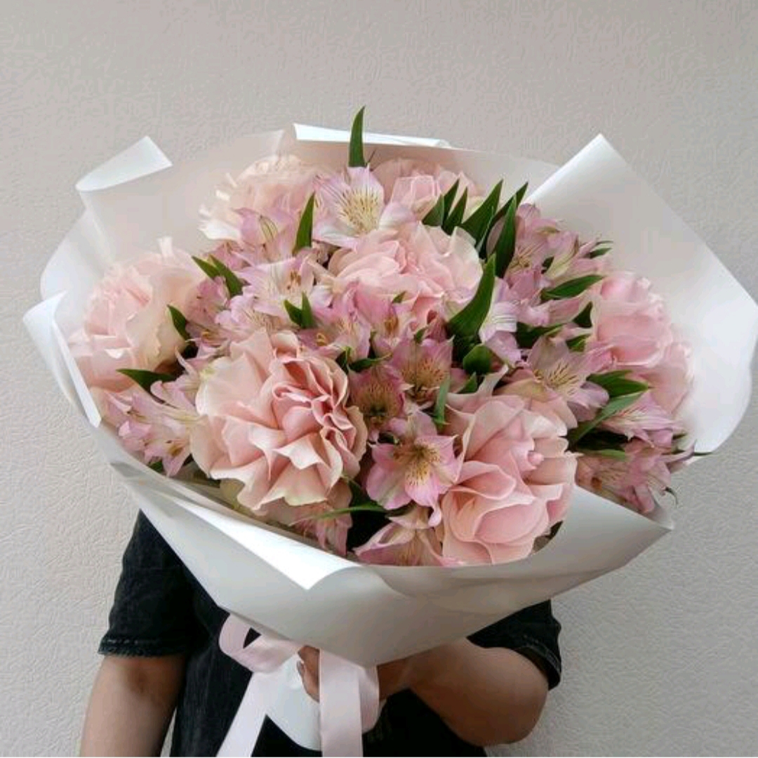 Пышный букет в нежной гамме