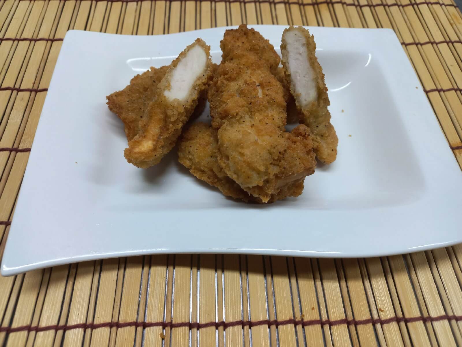 стрипсы с сырным соусом