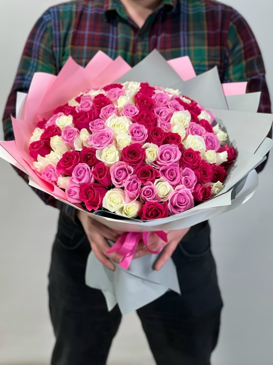 Букет 101 Роза Микс (белые, розовые и малиновые)