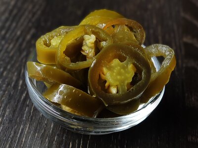 Маринованный перец халапеньо