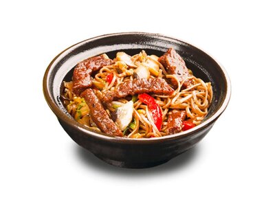Китайская соба с овощами и говядиной