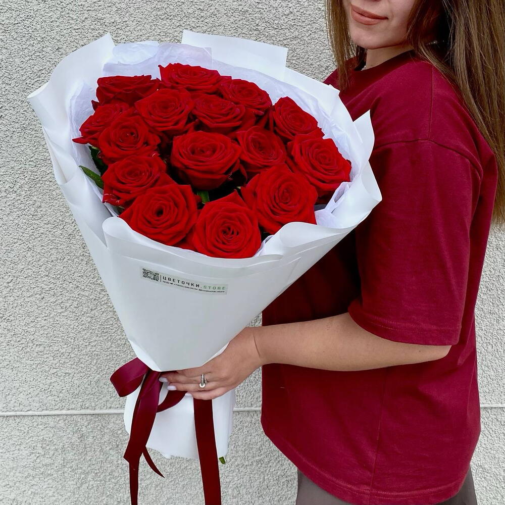 Букет красных ароматных роз « Бархатное сердце»