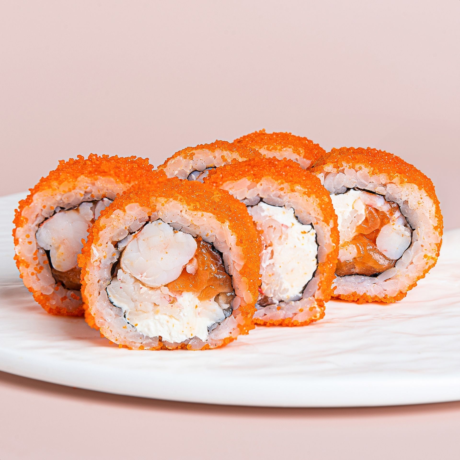 Калифорния с лососем и креветкой