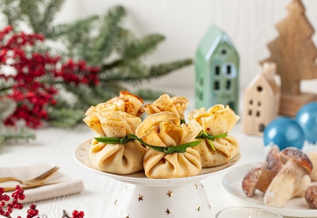 Блинолини с креветками и соусом крем-чиз