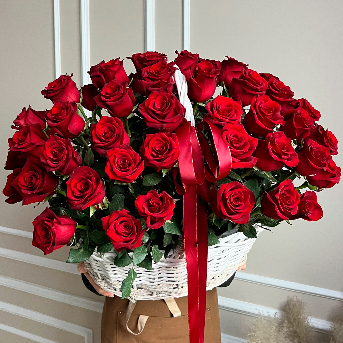 Корзина из 51 красной розы (предзаказ)