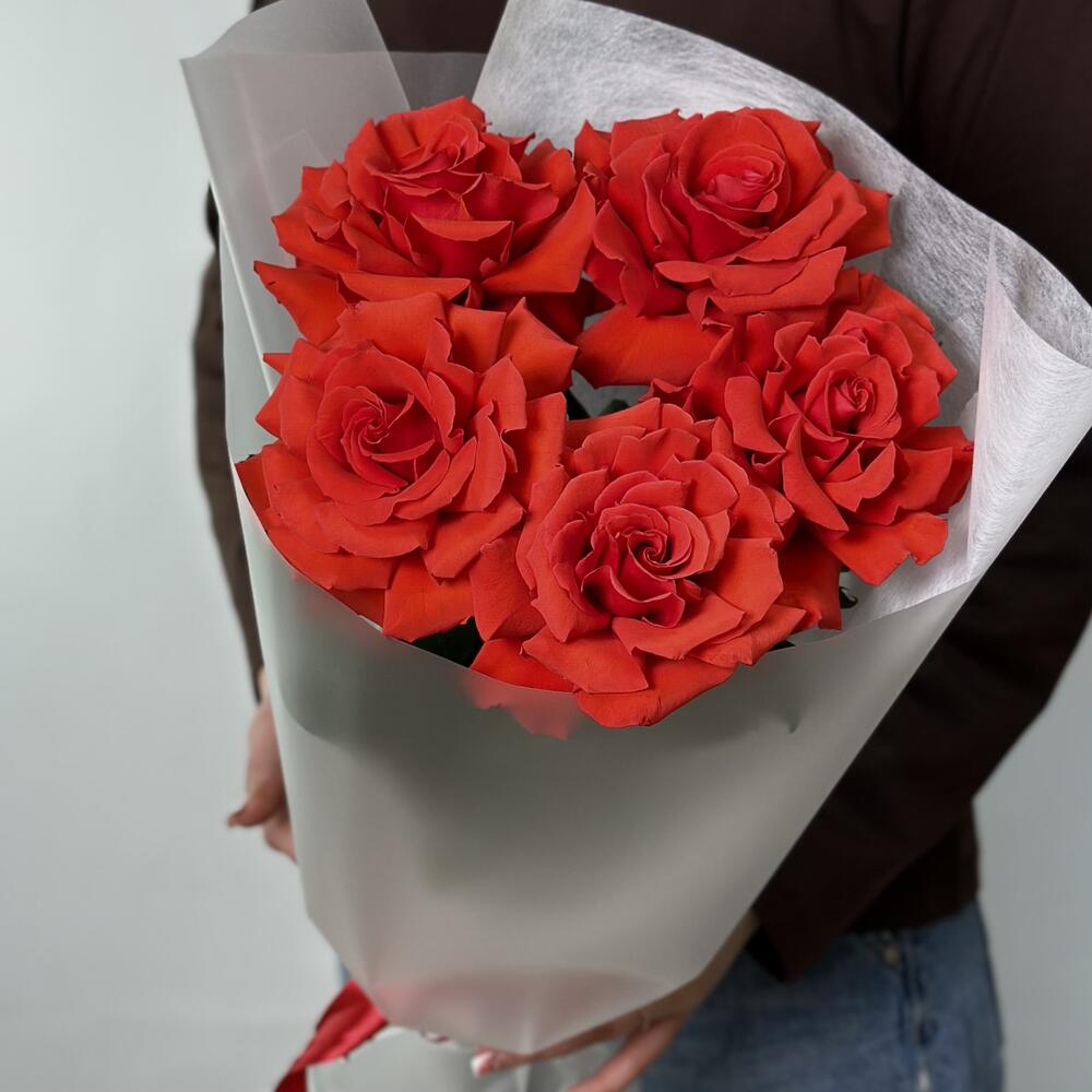 Букет 5 алых Французских роз