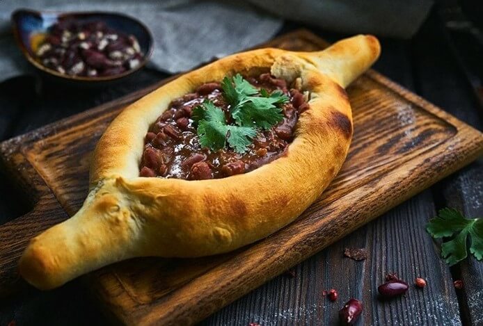 Хачапури по-аджарски лобиани
