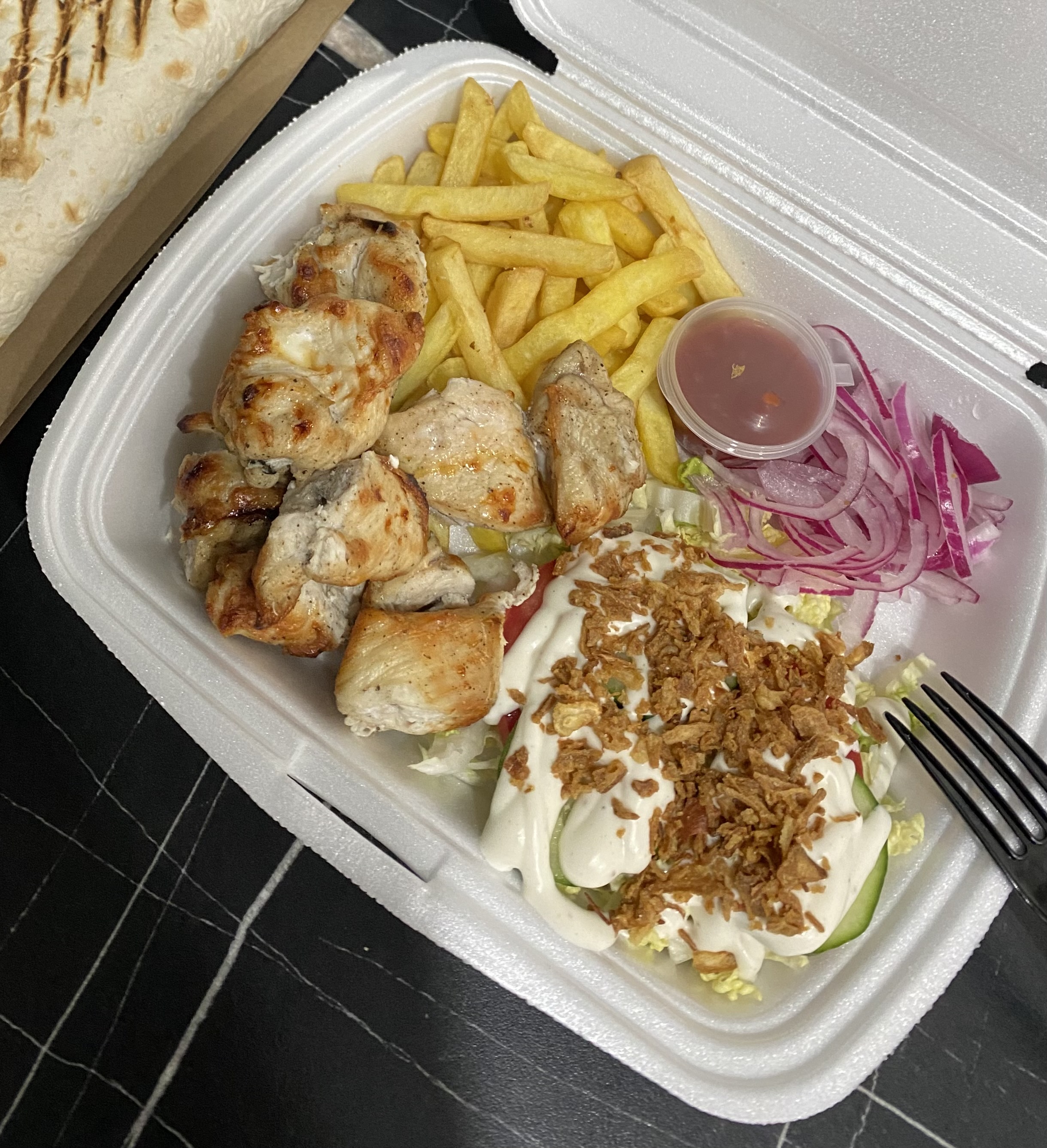 Шашлык с овощами и фри