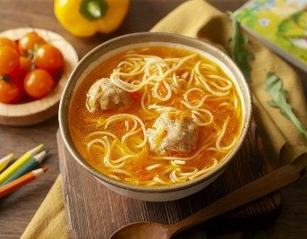 Куриный бульон с фрикадельками