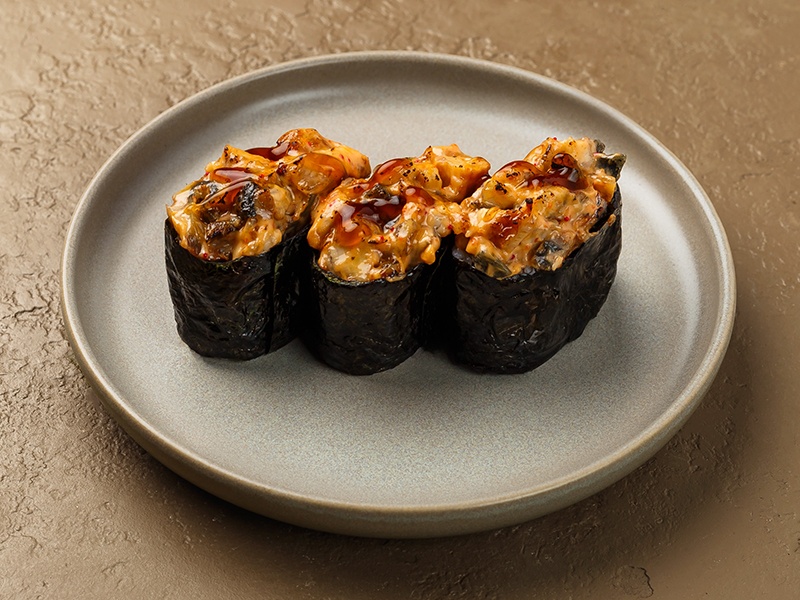 Суши с угрём, запечённые под спайси соусом (3 шт.)