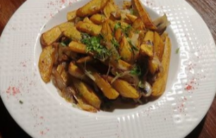Картофель по домашнему с луком и грибами