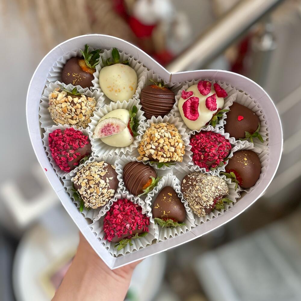 Клубника микс в сердце