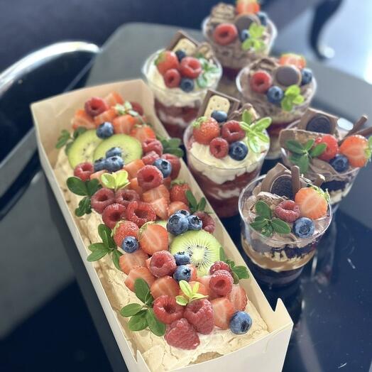  Наличие подтверждено 70 мин назад Набор вкусняшек для нее,меренговый рулет и трайфлы 