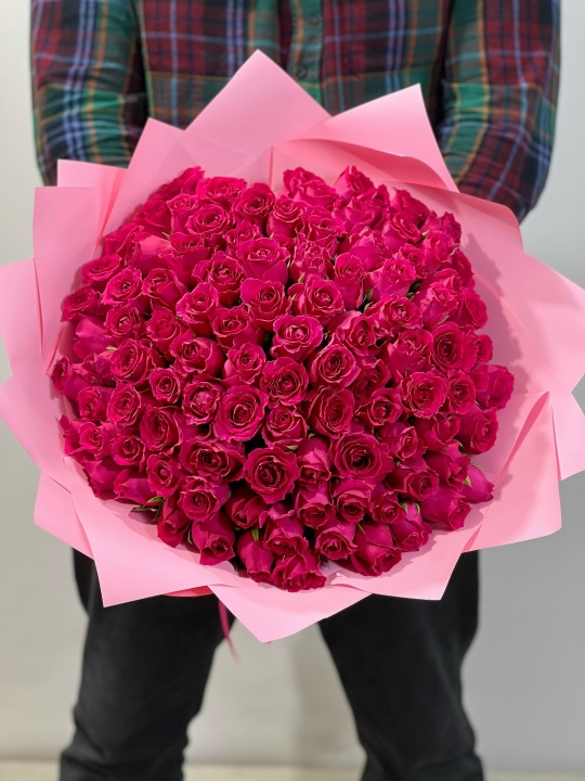 101 Малиновая Роза в нежной обертке