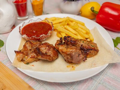 Свиная шейка с картофелем фри