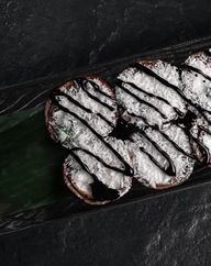 Ролл шоколадный с бананом и киви