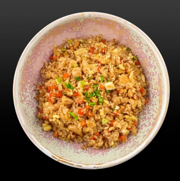 Жареный рис с курицей