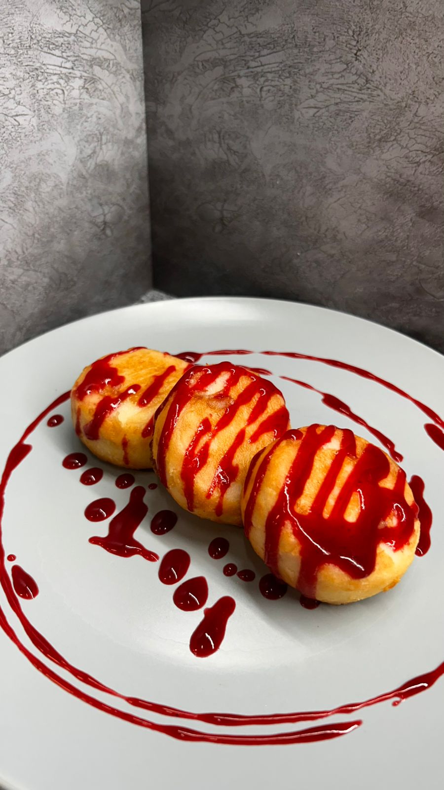 Сырники с соусом